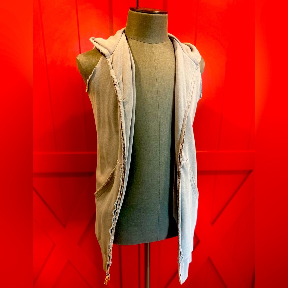 Frank & Eileen Sleeveless Vest / Hoodie